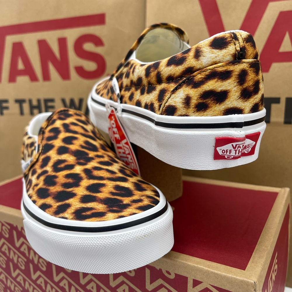 Vans WMNS Leopard Print Women's Slip-On Shoes Classic Slip-On (Leopard) Black/Tr - Picture 9 of 16